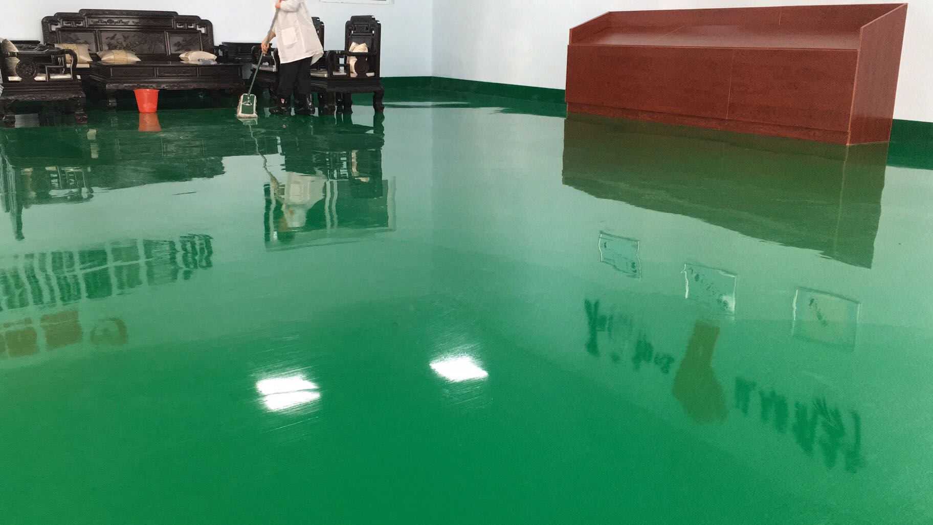 懷化市會同縣電子生產(chǎn)車間環(huán)氧防靜電地坪施工完成！感謝合作